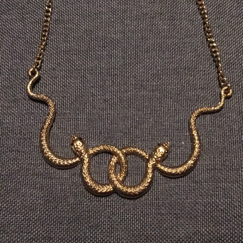 Cool goldtone snake necklace